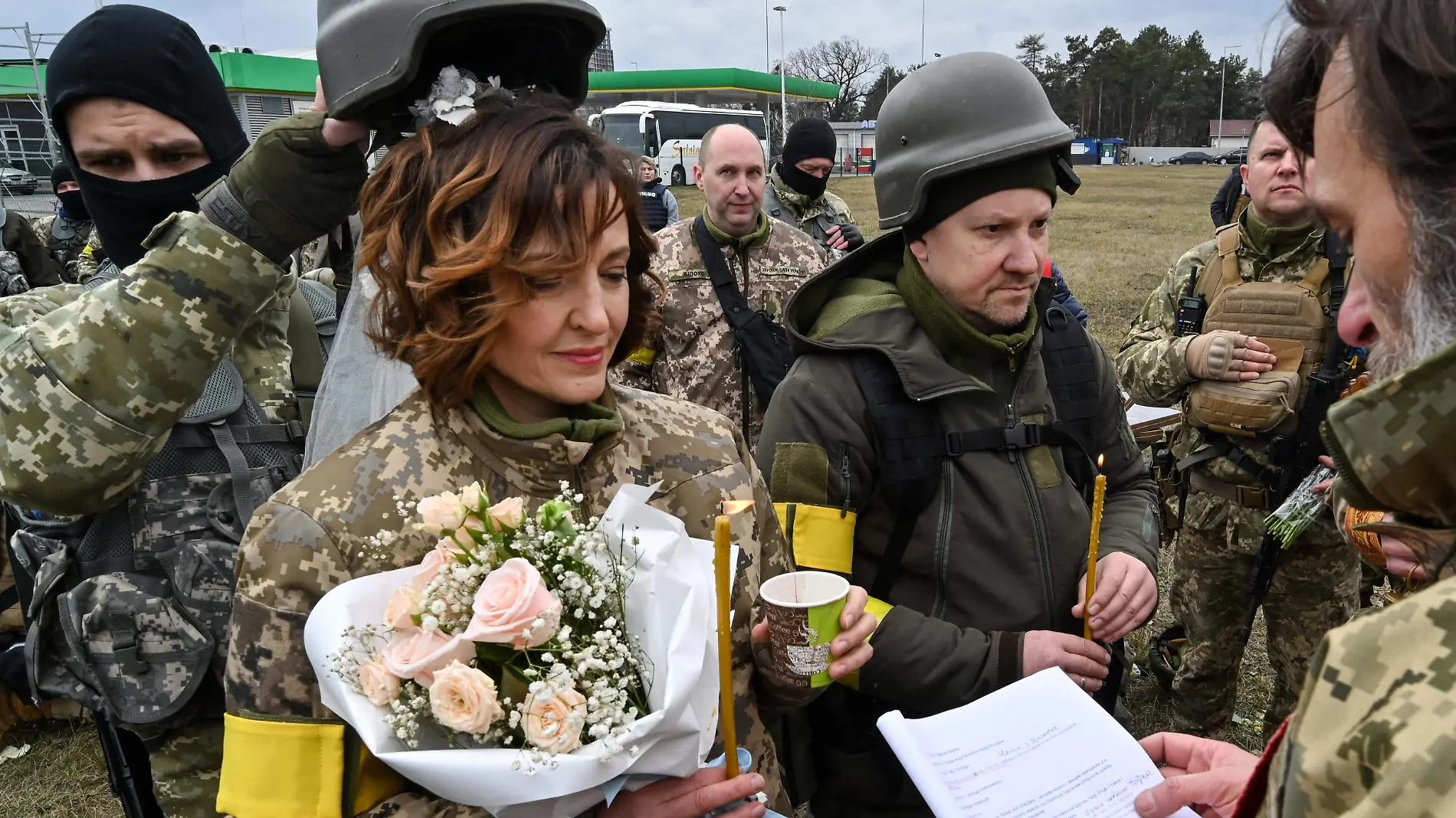 Boda soldados ucranianos en la guerra 04